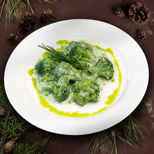 Broccoli în sos alb